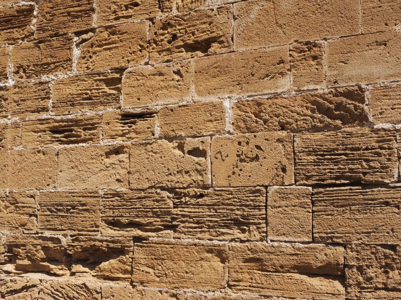 sandstone retaining wall